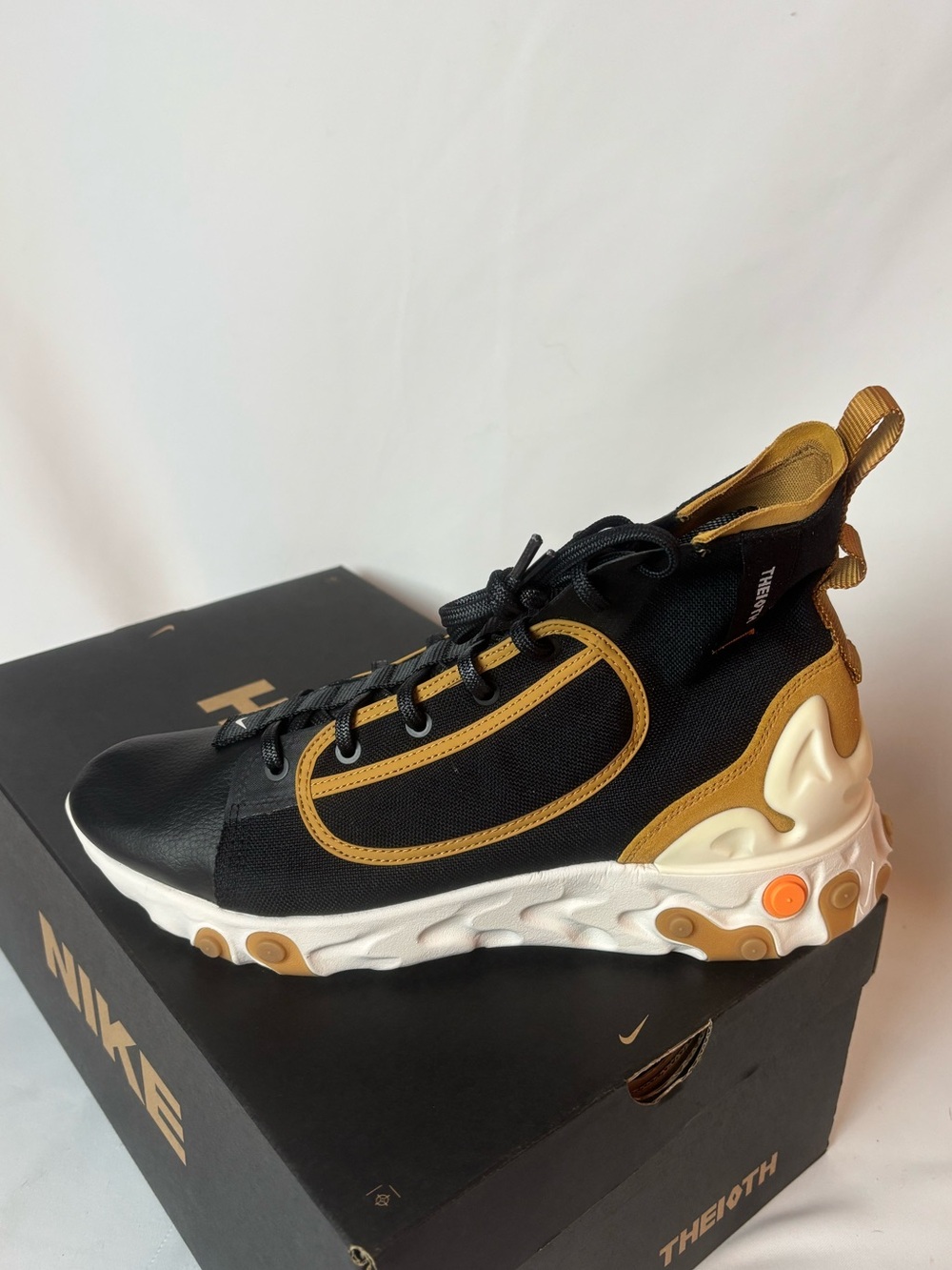NIB Nike React Ianga Theioth Black White Wheat Phantom M 11.5 W 13 AV5555 001